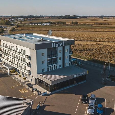 Hotel River Bijeljina Exteriör bild